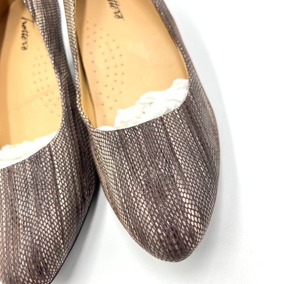 Trotters Womens Size 6 Brown Beige Textile Low Kitten Comfort Heels Pumps Shoes - Picture 5 of 14